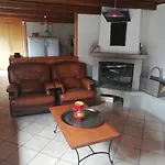Grand 14 Personnes ,cour ,salle De Jeux, Proche Du Village , Commerces
