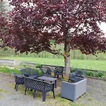 Grand 14 Personnes ,cour ,salle De Jeux, Proche Du Village , Commerces Holiday home
