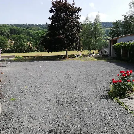 Grand 14 Personnes ,cour ,salle De Jeux, Proche Du Village , Commerces Feriehus Murat (Cantal)