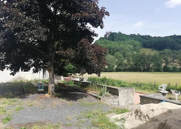 Holiday home Grand 14 Personnes ,cour ,salle De Jeux, Proche Du Village , Commerces Murat (Cantal)