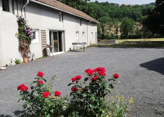 Grand 14 Personnes ,cour ,salle De Jeux, Proche Du Village , Commerces *