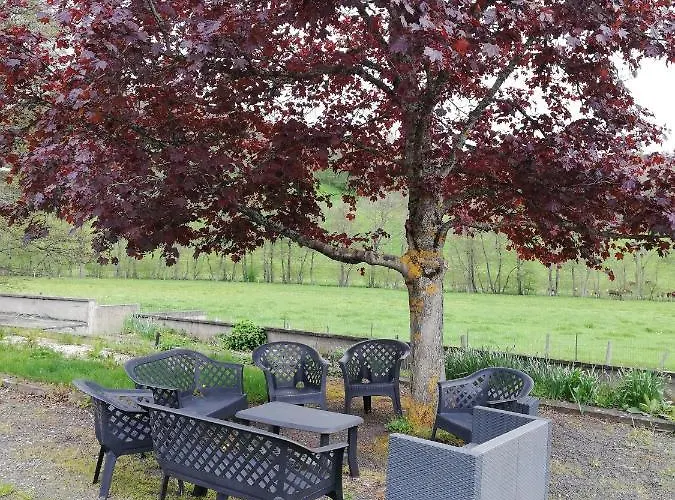 Grand 14 Personnes ,cour ,salle De Jeux, Proche Du Village , Commerces Holiday home